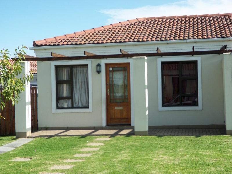 To Let 2 Bedroom Property for Rent in Highbury Western Cape
